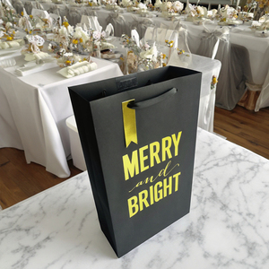 Sang trọng tùy chỉnh logo rượu vang đỏ Túi vui vẻ sáng vàng lá túi băng xử lý Thẻ Đen Kraft Giấy in Offset - Product Image 2