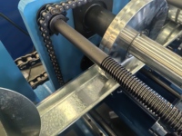 Máquina Perfiladora de Correas de Acero HD Inteligente, Controlada por PLC, con Motor Hidráulico de Punzonado, Corte de Cojinetes y Punzonado Personalizado