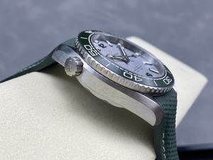 Montre mécanique de luxe de qualité supérieure, étanche, 43,5 mm, lunette en céramique verte, 600 m, mouvement intégré VS Factory 8900 - Product Image 4