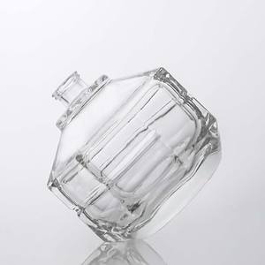 Vente en gros de flacons de <span class=keywords><strong>parfum</strong></span> ronds en verre 63ml/100ml, verre super flint, bouchon en liège, anti-fuite, impression personnalisée sur la surface, boîte - Product Image 4