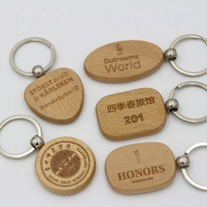 Porte-clés rond en bois de hêtre durable, personnalisable et gravable, avec impression en typographie pour mousquetons et promotions - Product Image 2