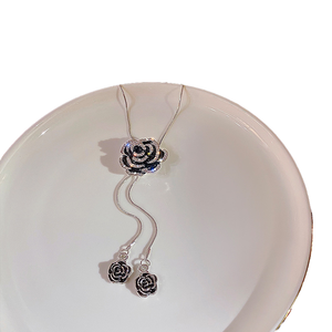Элегантное дизайнерское ожерелье-цепочка из сплава с длинной подвеской в виде розы, инкрустированной стразами, украшение для вечеринок, осенне-зимних платьев и костюмов, ювелирные изделия - Product Image 1