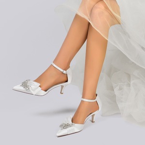 Nouvelles Sandales à Talon Bas pour Mariage, Talons Aiguilles Pointus Tendance pour Femmes 2025 - Product Image 6