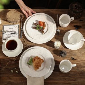 Juego de Taza y Platillo de Cerámica para Café Capuchino con Relieve Navideño Estilo Europeo para Restaurante o Té de la Tarde - Product Image 3