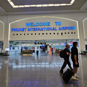 Airport Wayfinding Signage System <b>Ceiling</b> Mounted Direction <b>Light</b> Box Freestanding Pillar Sign Board - Product Image 6