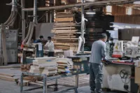Meuble TV mural moderne en bois, luxueux et élégant, avec bande lumineuse LED et foyer intégré, ensemble de meubles de salon sur toute la longueur du mur