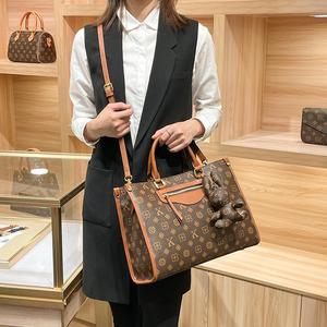 Loumixer 2026 Casual Tote Handbag for Women Plaid Large Capacity <b>Square</b> Zipper Waterproof Durable Polyester Lining Foldable - Product Image 2
