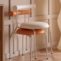 Chaise pliante de luxe légère avec dossier, design minimaliste moderne, en cuir souple et structure métallique, pour la maison, le café, le restaurant, la salle de bain