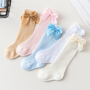 <span class=keywords><strong>Calcetines</strong></span> hasta la Rodilla para Bebé <span class=keywords><strong>con</strong></span> <span class=keywords><strong>Lazo</strong></span>, <span class=keywords><strong>Calcetines</strong></span> de Encaje Transpirables para Bebés, <span class=keywords><strong>Calcetines</strong></span> Españoles Lindos para Niñas Recién Nacidas al por Mayor - Product Image 1