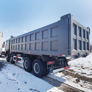 Camión Volquete Sinotruk HOWO Gris de 8x4 y 400HP para Transporte de Materiales de Construcción en Minas - Product Image 4