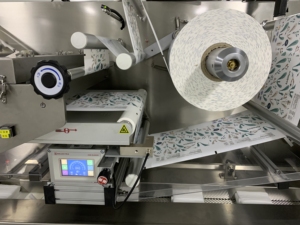 เครื่องผลิตผ้าเช็ด<span class=keywords><strong>ทำ</strong></span>ความสะอาดแบบเปียกอัตโนมัติเต็มรูปแบบ เครื่องบรรจุผ้าเช็ดทำความสะอาดแบบเปียก - Product Image 4