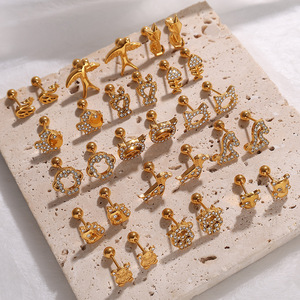 ต่างหูการ์ตูนชุบทองประดับเพชรรูปแมวและหมี เครื่องประดับแฟชั่นสำหรับผู้หญิง - Product Image 1