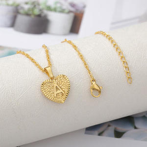 สร้อยคอรูปหัวใจสแตนเลสชุบทอง18K ตัวอักษร - Product Image 2