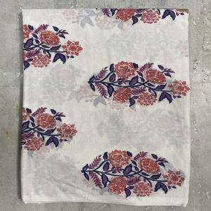 Tissu de robe en coton indien uni à fleurs doux et 100% coton pour filles et garçons par yard, écologique - Product Image 1