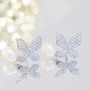 Elegantes Pendientes con Motivo de Mariposa en Oro Sólido de 9K/14K/18K con Perla de Agua Dulce para Joyería de Boda ROMANTICA - Product Image 5