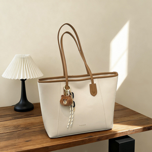 Nuove Borse a Tracolla di Alta Qualità per Signore, Borse Bianche di Grande Capacità con Ciondolo - Product Image 2