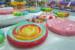 Cadeau personnalisé décoration de magasin de souvenirs meubles d'affichage de sucette de fête en résine accessoires de sculpture de bonbons en fibre de verre colorés - Product Image 6