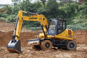 Prix usine excavatrice hydraulique Liugong W915E <span class=keywords><strong>de</strong></span> <span class=keywords><strong>roue</strong></span> <span class=keywords><strong>de</strong></span> 15 tonnes avec des attachements <span class=keywords><strong>de</strong></span> briseur - Product Image 3