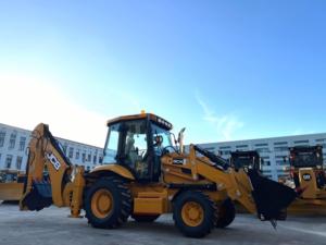 Offre Spéciale – Nouvelle Chargeuse-pelleteuse JCB 3CX avec Système Hydraulique Robuste et Godet Frontal 4-en-1 pour Réparation Routière et Chantier de Construction - Product Image 1