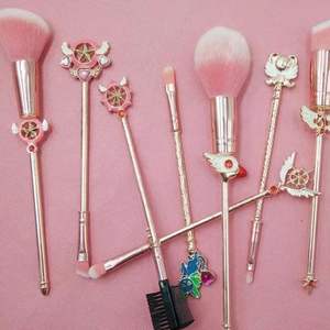 Set <span class=keywords><strong>di</strong></span> pennelli per il trucco Sakura ispirati ai <span class=keywords><strong>Sailor</strong></span> <span class=keywords><strong>Moon</strong></span> Design creativo ombretto cipria fondotinta strumenti <span class=keywords><strong>di</strong></span> bellezza per il viso 8 pz - Product Image 4