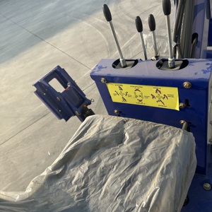 <span class=keywords><strong>Tracteur</strong></span> agricole et de jardin d'<span class=keywords><strong>occasion</strong></span> 4x4, <span class=keywords><strong>40</strong></span> <span class=keywords><strong>CV</strong></span>, avec moteur, boîte de vitesses et pompe - Product Image 6