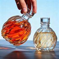 Bouteille en verre filetée de luxe transparente unique de 100ml et 250ml du fabricant en gros pour le whisky, la vodka et le vin de fruits