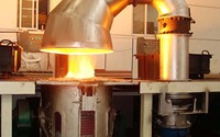 Four à induction métallurgique à deux corps / Four de fusion à induction industriel