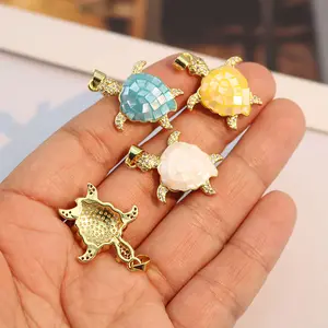 CZ8710 Popular Rainbow Mother of Pearl Shell Cubic Zirconia Diamond CZ Micro Pave Sea Turtle Pendants Sea Animal Pendant