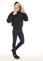 Veste en duvet décontractée pour hommes avec logo, manteau chaud d'hiver personnalisé de haute qualité, activités de plein air, tendance de la mode, vente en gros au niveau mondial