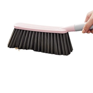 Cepillo para Cama con Cerdas Suaves de Nylon Denso, Cepillo para Limpieza del Hogar, Sofá y Alfombras, Mango Largo, Limpieza Suave - Product Image 1