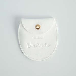 Pochette de luxe rectangulaire blanche 7,8*8,5 cm pour bijoux, en microfibre, portable, avec fermeture à bouton, logo personnalisé pour bracelet et montre - Product Image 6