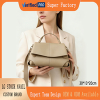 Niche mode, hoogwaardige elegante Franse stijl Smile tas, geplooide schoudertas/crossbody tas, chique minimalistische trendy dameshandtas