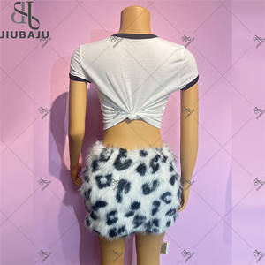 Nuovi set estivi in due pezzi con scritte Y2K da <span class=keywords><strong>donna</strong></span> O collo a manica corta Top corto e Mini gonne in pelliccia - Product Image 4