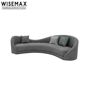 WISEMAX 가구 거실을 위한 금속베이스 독특한 모양 디자인 이탈리아 럭셔리 곡선 소파 현대 가정 가구