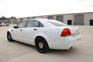 El precio más barato usado C H e V R o L E T Caprice 4dr Sedan con 1SB Turbo caja de cambios automática AWD Drive coche usado para la venta - Product Image 3