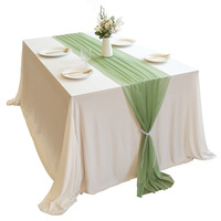 Nappe et cantonnière en tissu crêpe de Bali pour mariages en extérieur, idéales pour la décoration intérieure et les techniques de tissage.