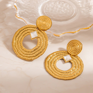 Pendientes de Aro Geométricos Dorados con Diamante de Corte Princesa, Pendientes de Acero Inoxidable para Uso Diario de Mujer, EH12069 - Product Image 2