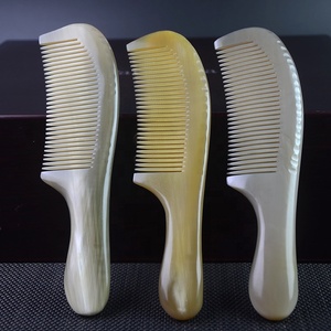100% pettine per capelli in corno di bue naturale raschiante meridiano massaggio antistatico a denti fini lungo con manico in corno di bufalo naturale - Product Image 6
