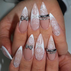 Faux ongles de luxe à presser en dentelle, style stiletto, <span class=keywords><strong>avec</strong></span> nœud 3D et <span class=keywords><strong>strass</strong></span>, lot de 24 pièces pour mariée, ongles artificiels à presser - Product Image 1