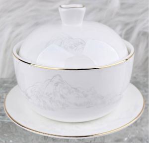 Service de table classique européen en porcelaine blanche avec motif incrusté d'or, compatible lave-vaisselle, durable, comprenant assiette de service, bol et tasses - Product Image 2