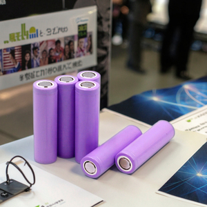 800เซลล์แบตเตอรี่ลิเธียมไอออนทรงกระบอก3.7โวลต์-2600มิลลิแอมป์ต่อชั่วโมงสำหรับเครื่องใช้ไฟฟ้าภายในบ้าน3.7โวลต์800-2600มิลลิแอมป์ต่อชั่วโมง - Product Image 1