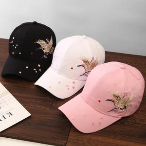 Gorra de Béisbol Bordada con Grulla Oriental y Flores, Elegante, para Protección Solar al Aire Libre, Venta al Por Mayor - Product Image 2
