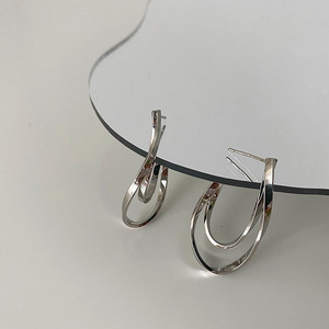 Pendientes de Aro Versátiles de Estilo Coreano para Mujer, Joyería Sencilla de Alta Gama, Pendientes de Aro Dorados de Estilo Moderno - Product Image 5