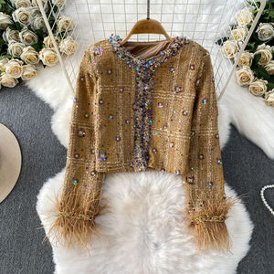 Luxuriöses Damen 2-Teiliges Set Perlenbesetzte Kunstpelz-Ärmel Jacke Pailletten-Rock Set Elegantes Blendendes Jugendliches Party-Outfit - Product Image 2