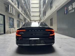 Volvos S90 d'occasion 2023 B5 Momentum Luxe 250HP 48V Hybride Léger 8AT Berline Chine VI - Product Image 5