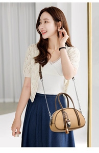 Sacs à bandoulière de luxe pour femmes à la mode en cuir Pu fermeture à glissière étanche sac à bandoulière de haute qualité avec capacité de 3L - Product Image 4