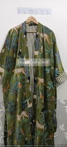 Robe longue en velours à imprimé animal vert, col châle, manches trois quarts, imprimé numérique, pour l'été - Product Image 2