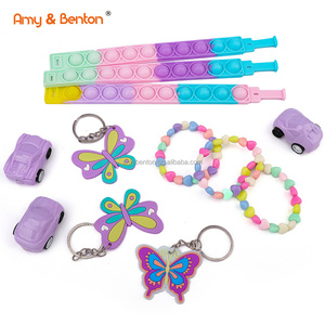 Lot de 12 jouets pour filles-Bracelet papillon avec porte-clés et cœur pour enfants - Product Image 2