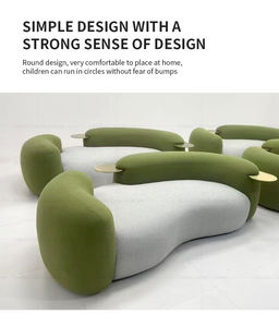 Sofá de Tela Curvo de Lujo Ligero Estilo Francés en Crema de Lana de Cordero de 3 Plazas con Forma Especial para Sala de Estar - Product Image 3