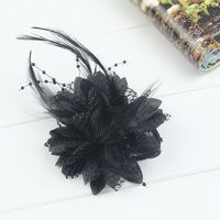 Fascinator rouge élégant avec plumes et fleurs, pince à cheveux, corsage, broche à perles, accessoires capillaires idéaux